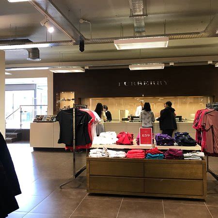 burberry factory outlet london prices